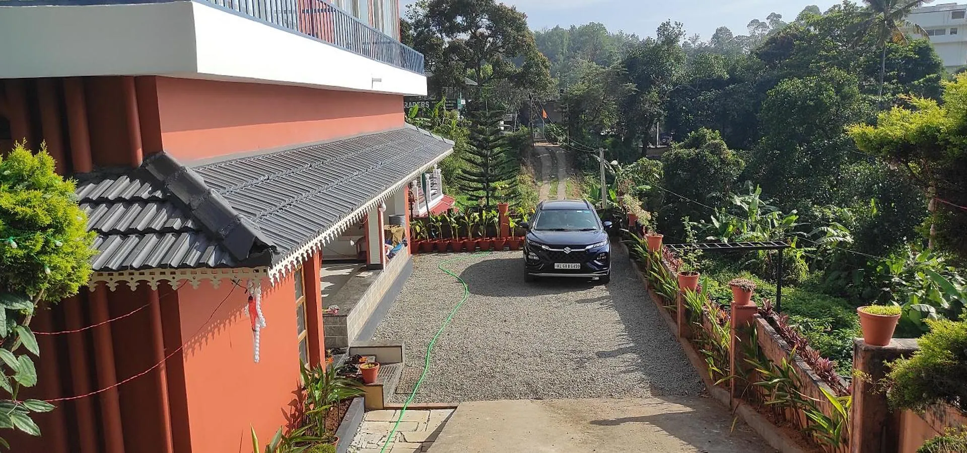 Bougainvillea Homestay Munnar Anachal