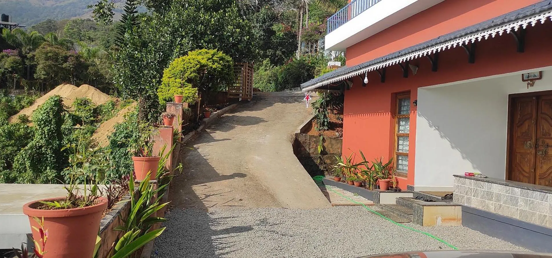 Bougainvillea Homestay Munnar Anachal
