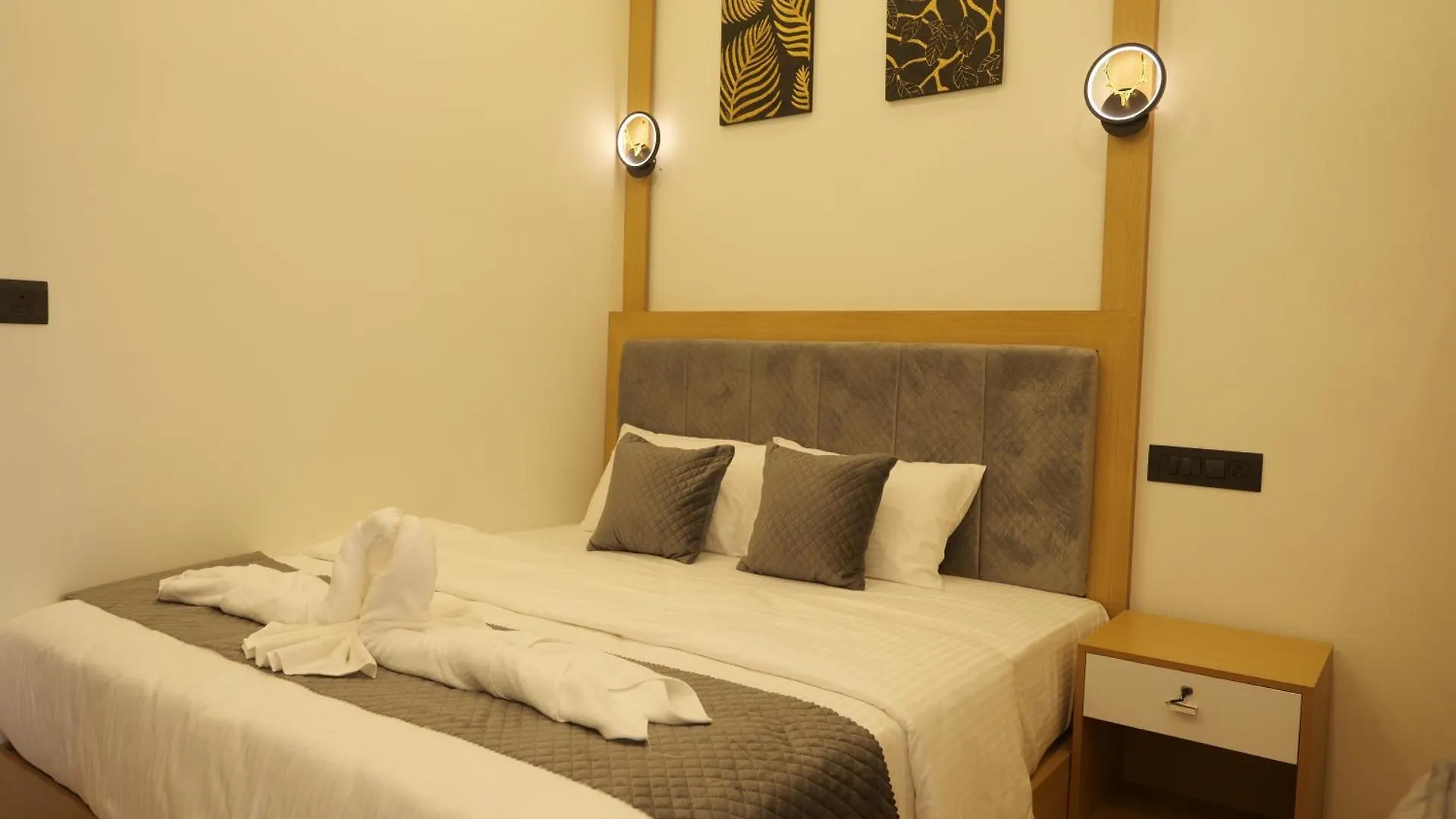 Bougainvillea Homestay Munnar Anachal India
