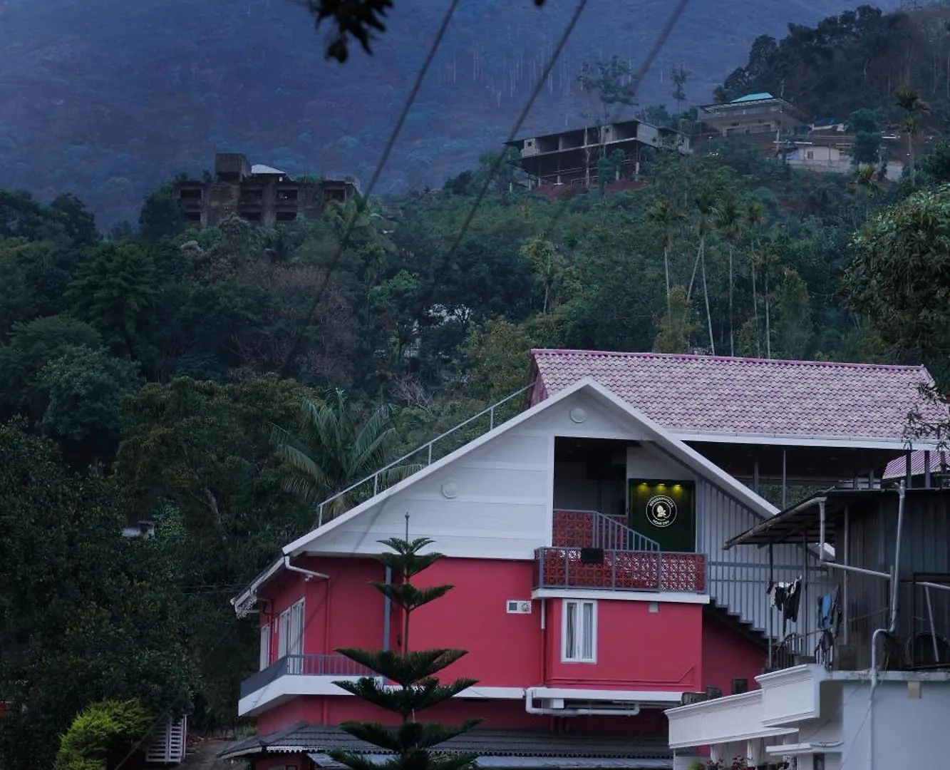 Bougainvillea Homestay Munnar Anachal